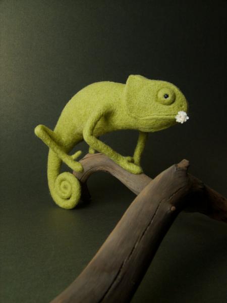 felt chameleon